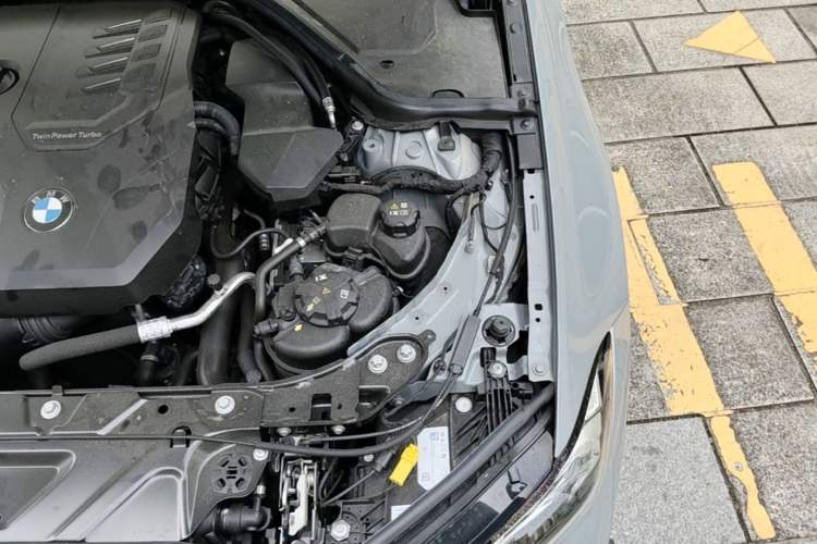 Used BMW 3 Series 2025 330Li M Sport Shadowline Package Engine Bay Left