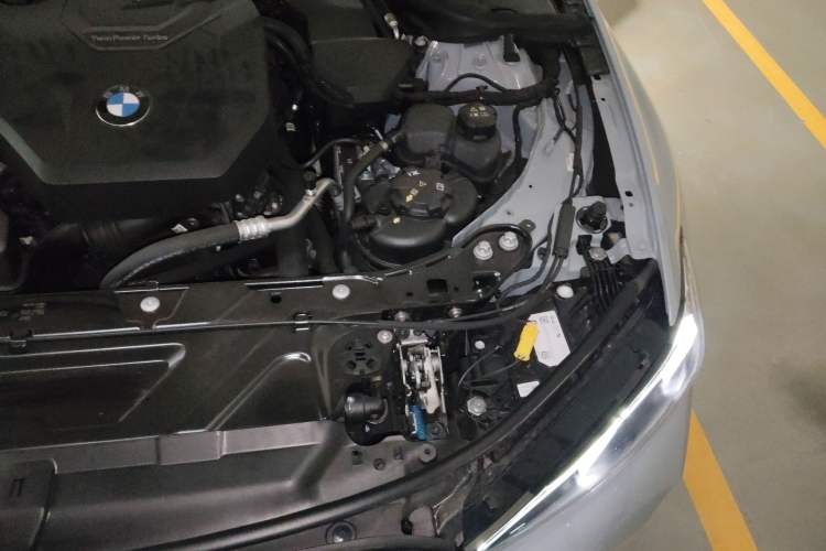 Used BMW 3 Series 2025 330Li M Sport Shadowline Package Engine Bay Left