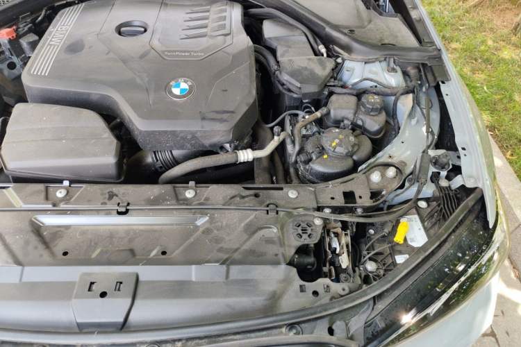 Used BMW 3 Series 2025 330Li M Sport Shadowline Package Engine Bay Left