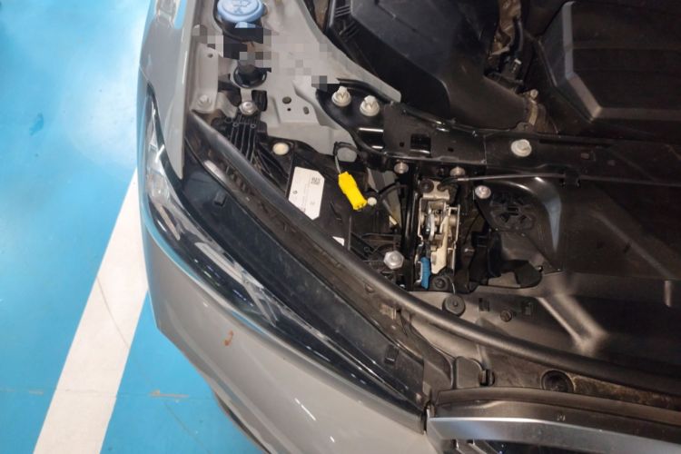 Used BMW 3 Series 2025 325Li M Sport Package Engine Bay Right