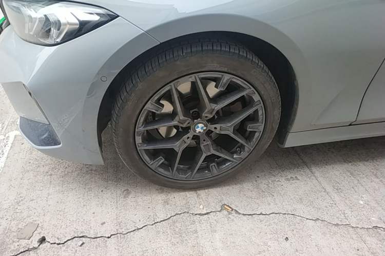 Used BMW 3 Series 2025 330Li M Sport Shadowline Package Exterior 4