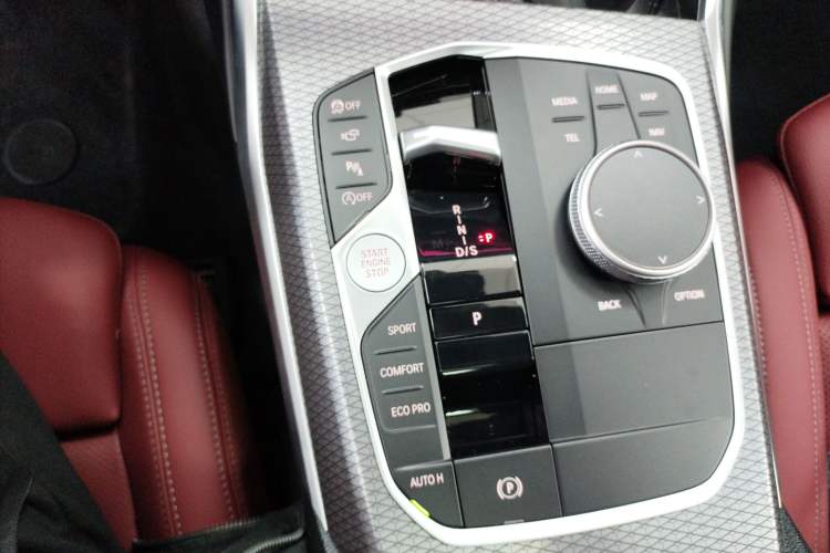 Used BMW 3 Series 2025 330Li Luxury Edition M Sport Night Edition Package Gear Lever