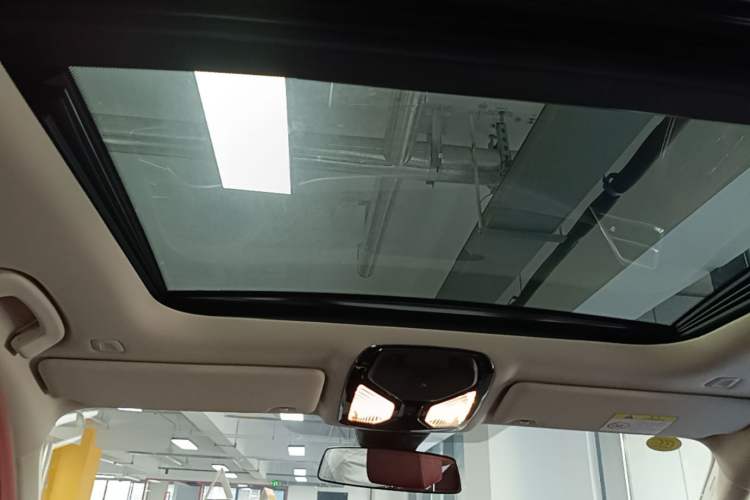 Used BMW 3 Series 2025 330Li M Sport Shadowline Package Headliner