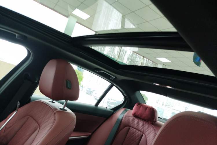 Used BMW 3 Series 2025 330Li Luxury Edition M Sport Night Edition Package Headliner