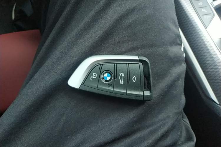 Used BMW 3 Series 2025 330Li M Sport Shadowline Package Interior 1