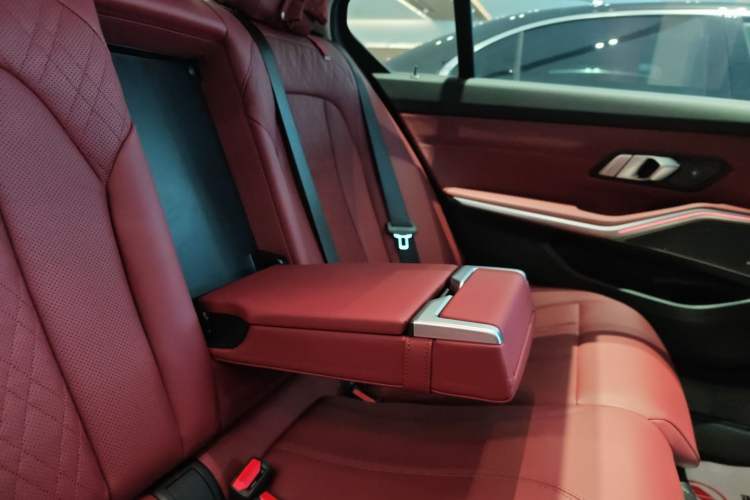 Used BMW 3 Series 2025 330Li M Sport Shadowline Package Interior 3