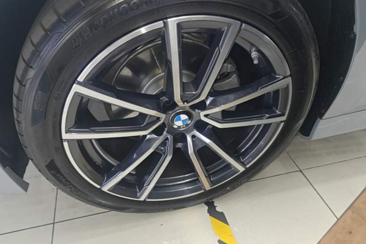 Used BMW 3 Series 2025 325Li M Sport Package Left Front Wheel Hub