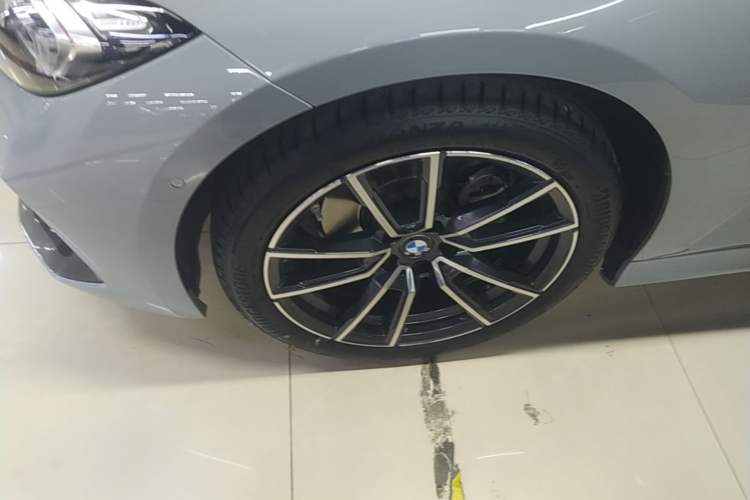 Used BMW 3 Series 2025 325Li M Sport Package Left Front Wheel Hub