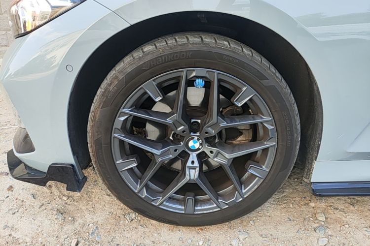 Used BMW 3 Series 2025 330Li M Sport Shadowline Package Left Front Wheel Hub