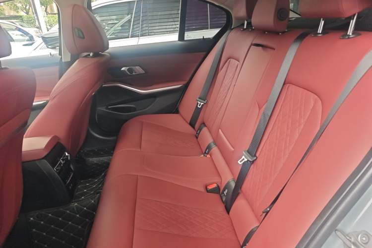 Used BMW 3 Series 2025 325i M Sport Package Left Rear Seat