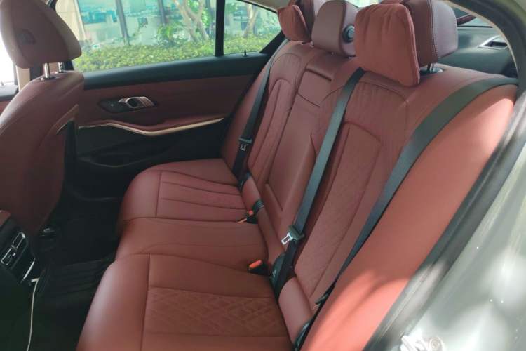 Used BMW 3 Series 2025 330Li M Sport Shadowline Package Left Rear Seat