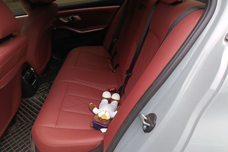 Used BMW 3 Series 2025 330i M Sport Night Edition Package Left Rear Seat