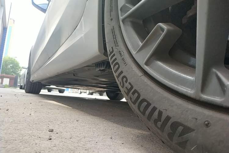 Used BMW 3 Series 2025 330Li M Sport Shadowline Package Left Side Sill