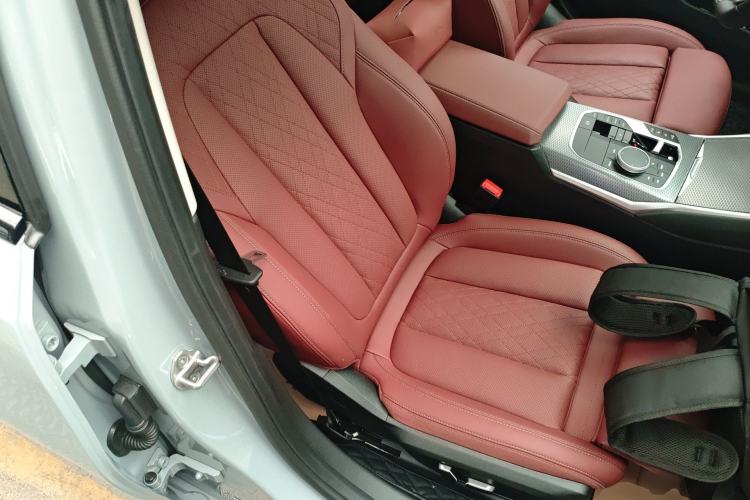 Used BMW 3 Series 2025 330Li M Sport Shadowline Package Right Front Seat
