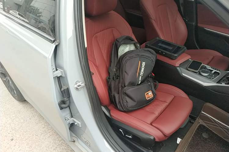 Used BMW 3 Series 2025 330Li M Sport Shadowline Package Right Front Seat