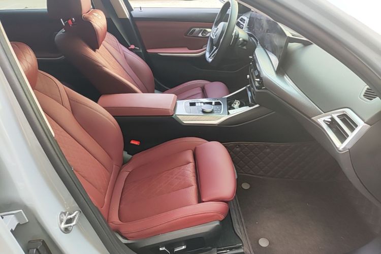 Used BMW 3 Series 2025 330Li M Sport Shadowline Package Right Front Seat