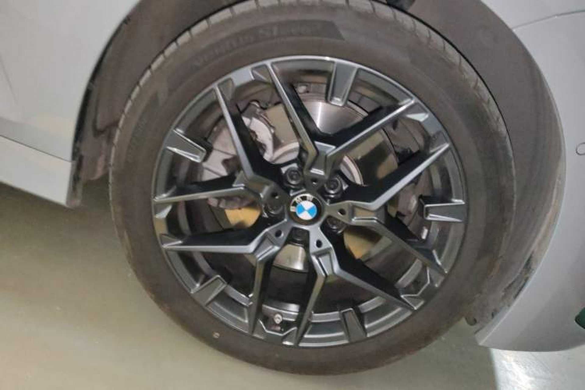 Used BMW 3 Series 2025 330Li M Sport Shadowline Package Right Front Wheel Hub