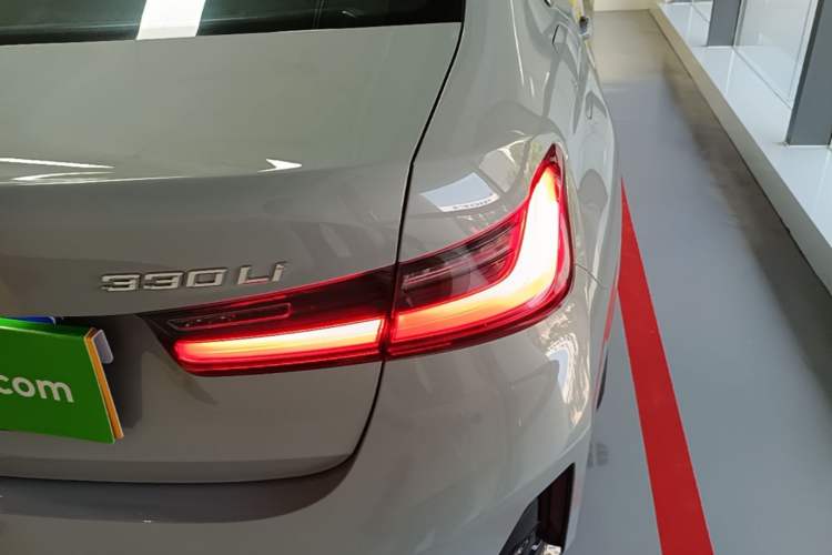 Used BMW 3 Series 2025 330Li M Sport Shadowline Package Right Rear Taillight