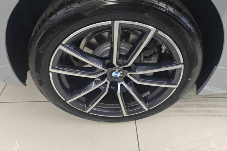 Used BMW 3 Series 2025 325Li M Sport Package Right Rear Wheel Hub
