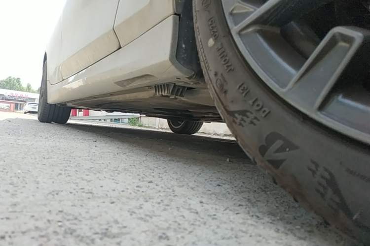 Used BMW 3 Series 2025 330Li M Sport Shadowline Package Right Side Sill