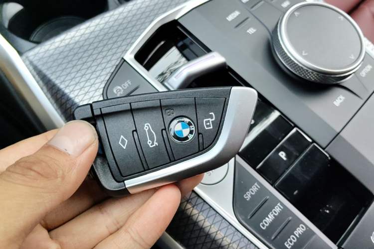 Used BMW 3 Series 2025 330Li M Sport Shadowline Package Vehicle Key