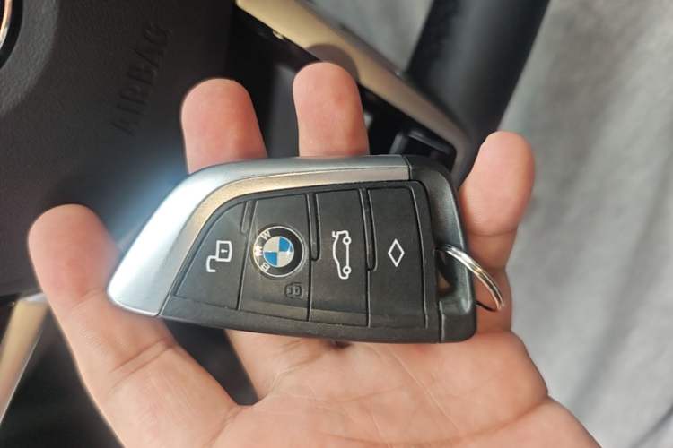 Used BMW 3 Series 2025 325i M Sport Package Vehicle Key