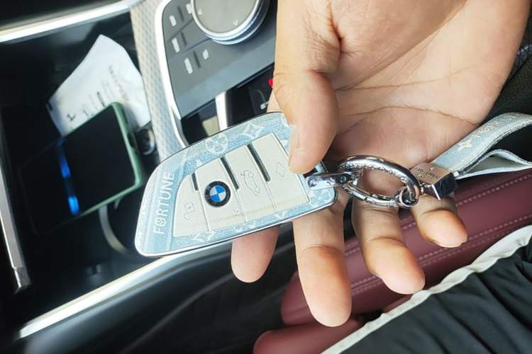 Used BMW 3 Series 2025 330Li M Sport Shadowline Package Vehicle Key