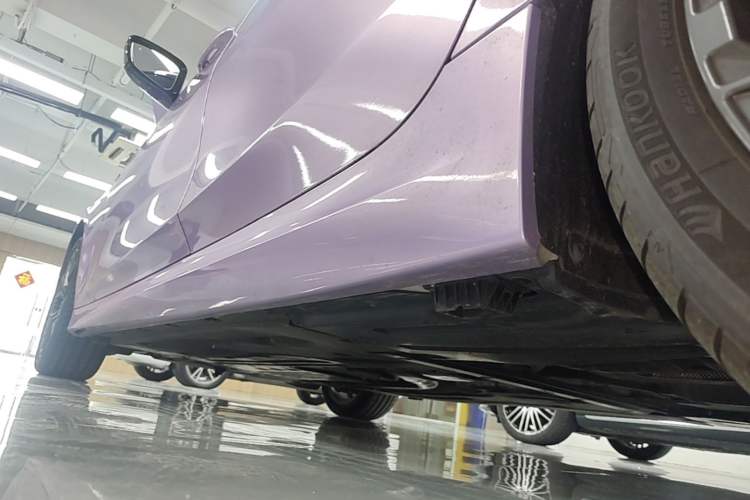 Used BMW 3 Series 2025 330Li M Sport Shadowline Package Left Side Sill