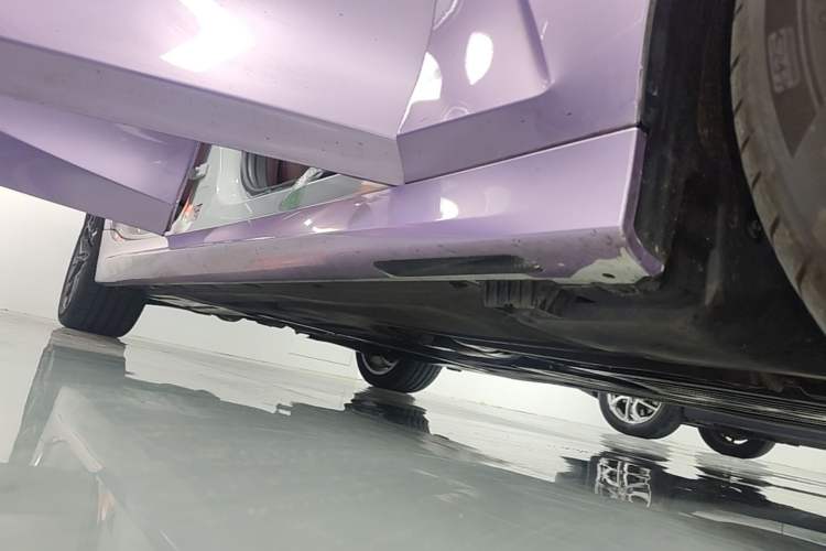Used BMW 3 Series 2025 330Li M Sport Shadowline Package Right Side Sill
