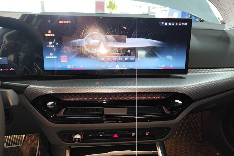 Used BMW 3 Series 2025 330Li M Sport Shadowline Package Audio And AC Panel