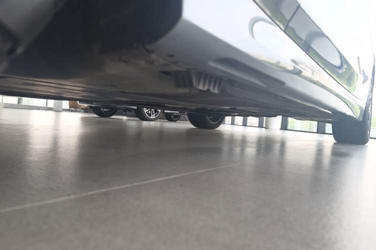 Used BMW 3 Series 2025 330Li M Sport Shadowline Package Chassis Front Left