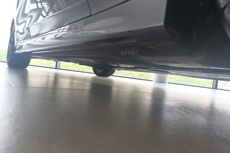 Used BMW 3 Series 2025 330Li M Sport Shadowline Package Chassis Front Right