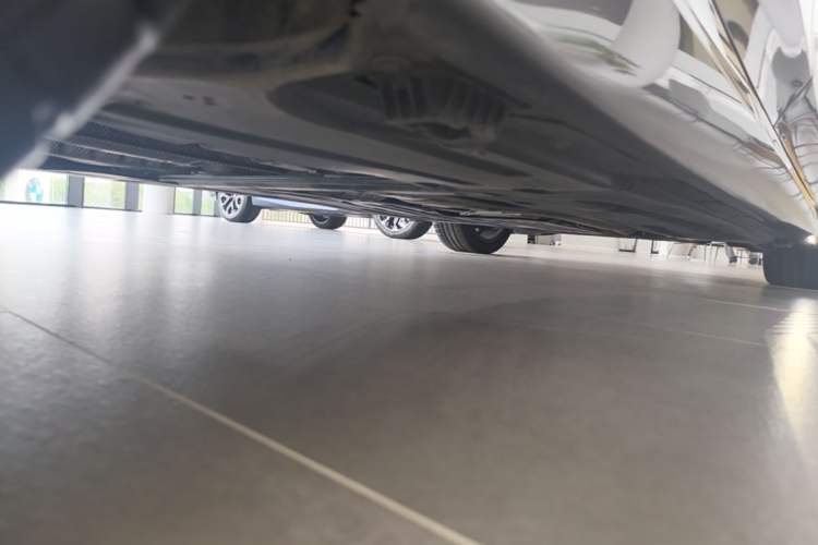 Used BMW 3 Series 2025 330Li M Sport Shadowline Package Chassis Rear Right
