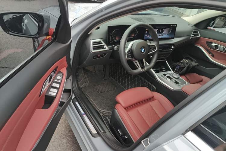 Used BMW 3 Series 2025 325i M Sport Package Driver Seat