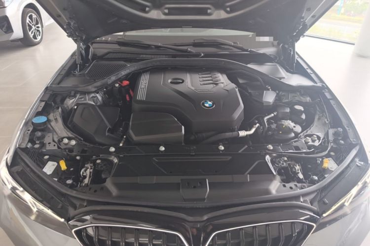 Used BMW 3 Series 2025 330Li M Sport Shadowline Package Engine Bay