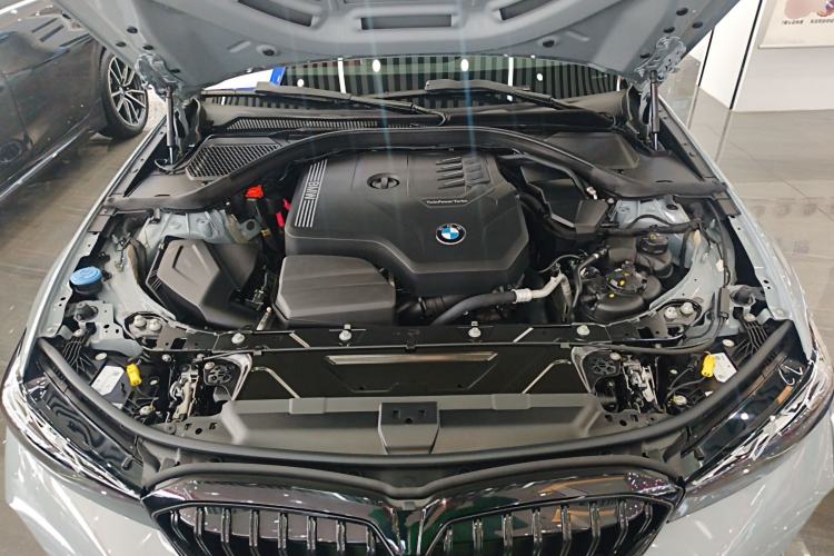 Used BMW 3 Series 2025 330Li M Sport Shadowline Package Engine Bay