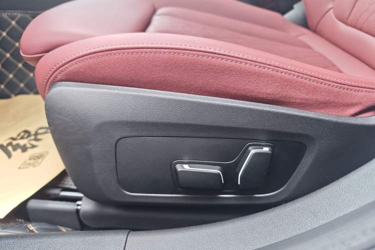 Used BMW 3 Series 2025 325Li M Sport Package Interior 12