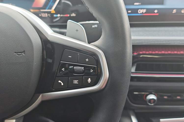 Used BMW 3 Series 2025 325Li M Sport Package Interior 15
