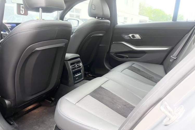 Used BMW 3 Series 2025 330Li 50th Anniversary Limited Edition Interior 5