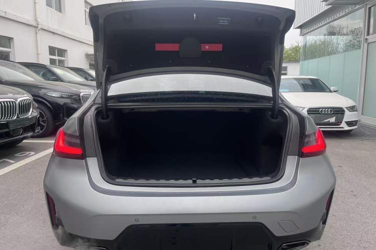 Used BMW 3 Series 2025 330Li 50th Anniversary Limited Edition Interior 6