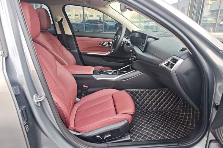 Used BMW 3 Series 2025 325Li M Sport Package Interior 8