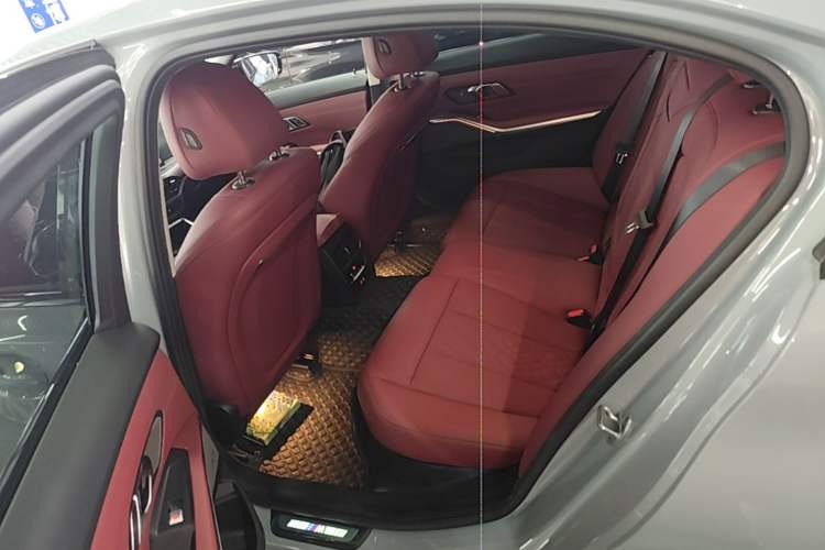 Used BMW 3 Series 2025 330Li M Sport Shadowline Package Left Rear Seat