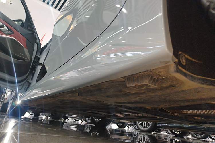 Used BMW 3 Series 2025 330Li M Sport Shadowline Package Left Side Sill