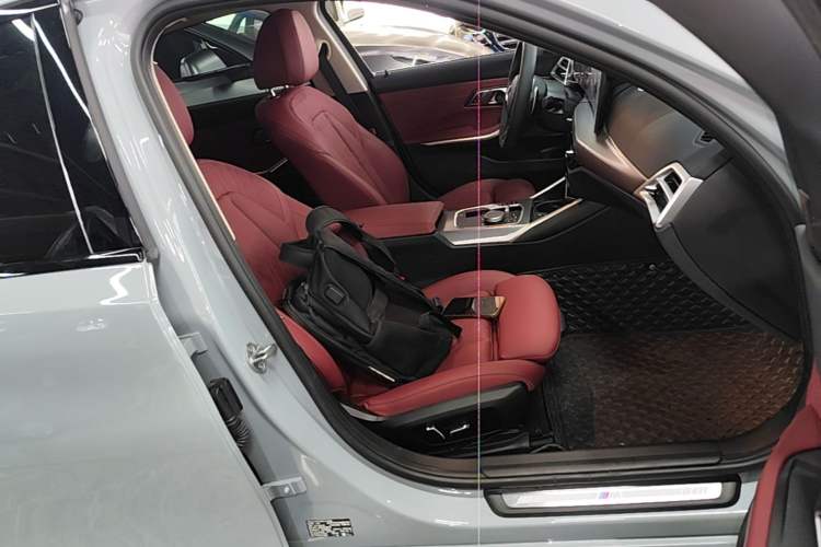Used BMW 3 Series 2025 330Li M Sport Shadowline Package Right Front Seat