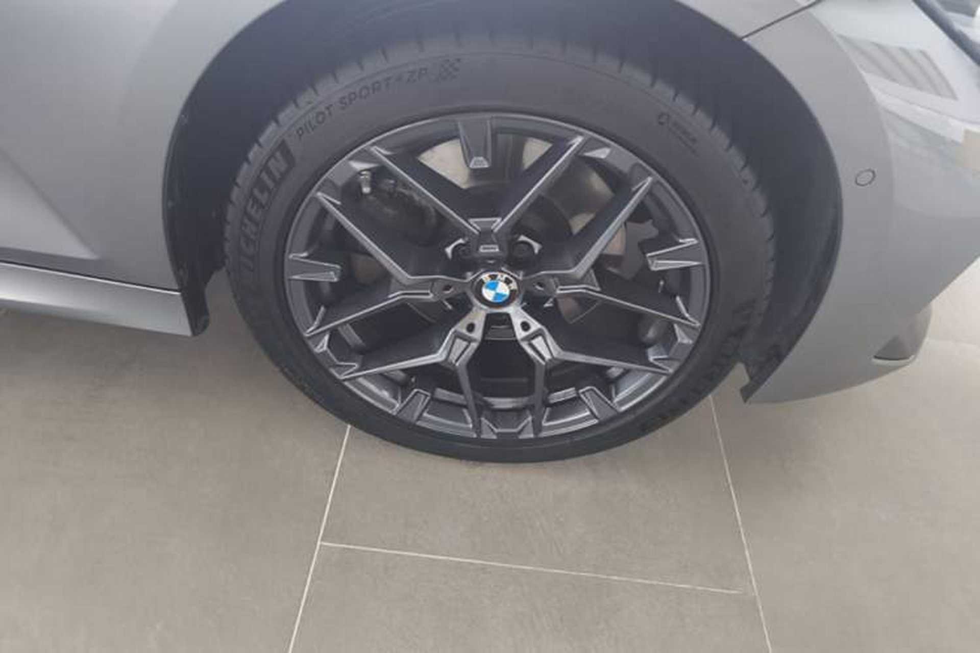Used BMW 3 Series 2025 330Li M Sport Shadowline Package Right Front Wheel Hub