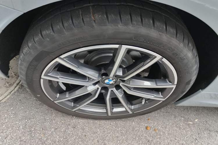 Used BMW 3 Series 2025 325i M Sport Package Right Rear Wheel Hub