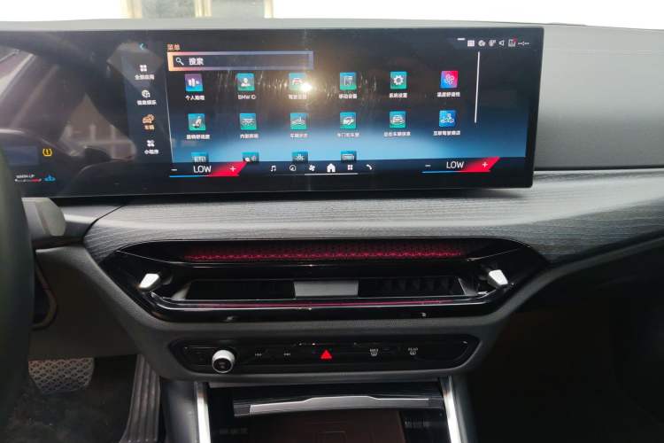 Used BMW 3 Series 2025 325Li M Sport Package Audio And AC Panel