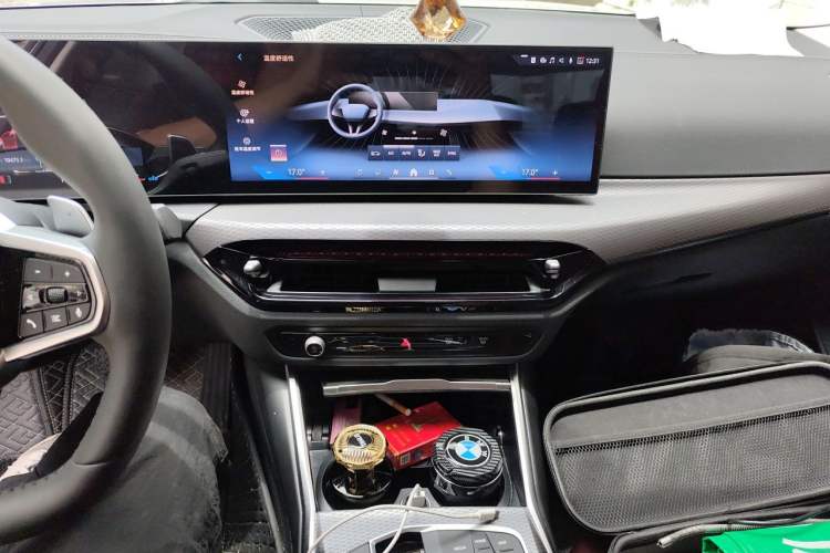 Used BMW 3 Series 2025 330Li M Sport Shadowline Package Audio And AC Panel