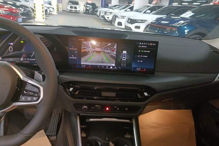 Used BMW 3 Series 2025 325Li M Sport Package Audio And AC Panel