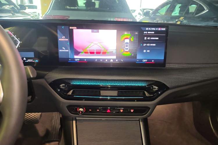 Used BMW 3 Series 2025 325Li M Sport Package Audio And AC Panel